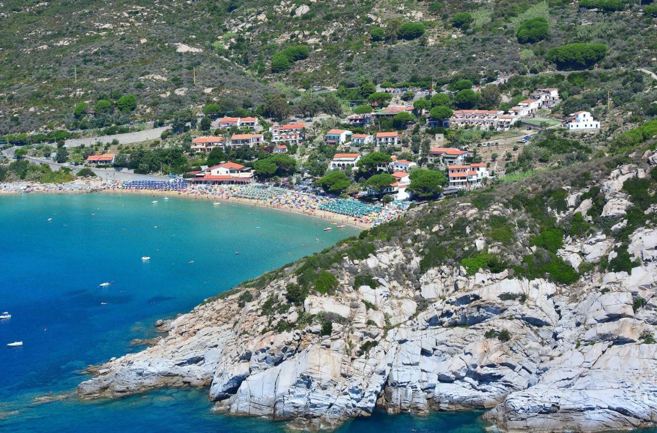 Hotel Baia Imperiale Spiaggia di Cavoli Luaran gambar