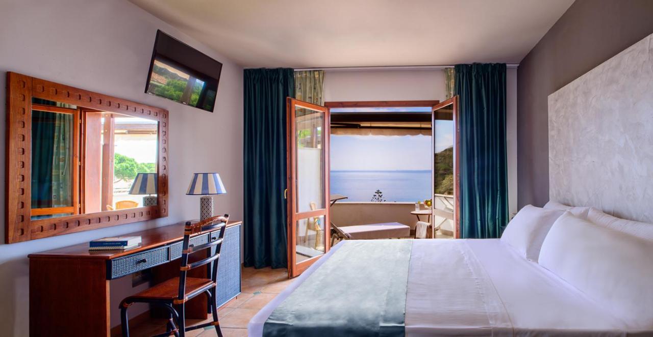 Hotel Baia Imperiale Spiaggia di Cavoli Luaran gambar