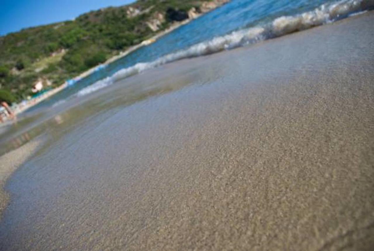 Hotel Baia Imperiale Spiaggia di Cavoli Luaran gambar